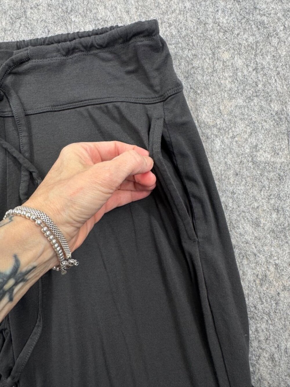 Barefoot Dreams Gray Lounge Pants Sz M Luxe Milk Jersey - Picture 8 of 11